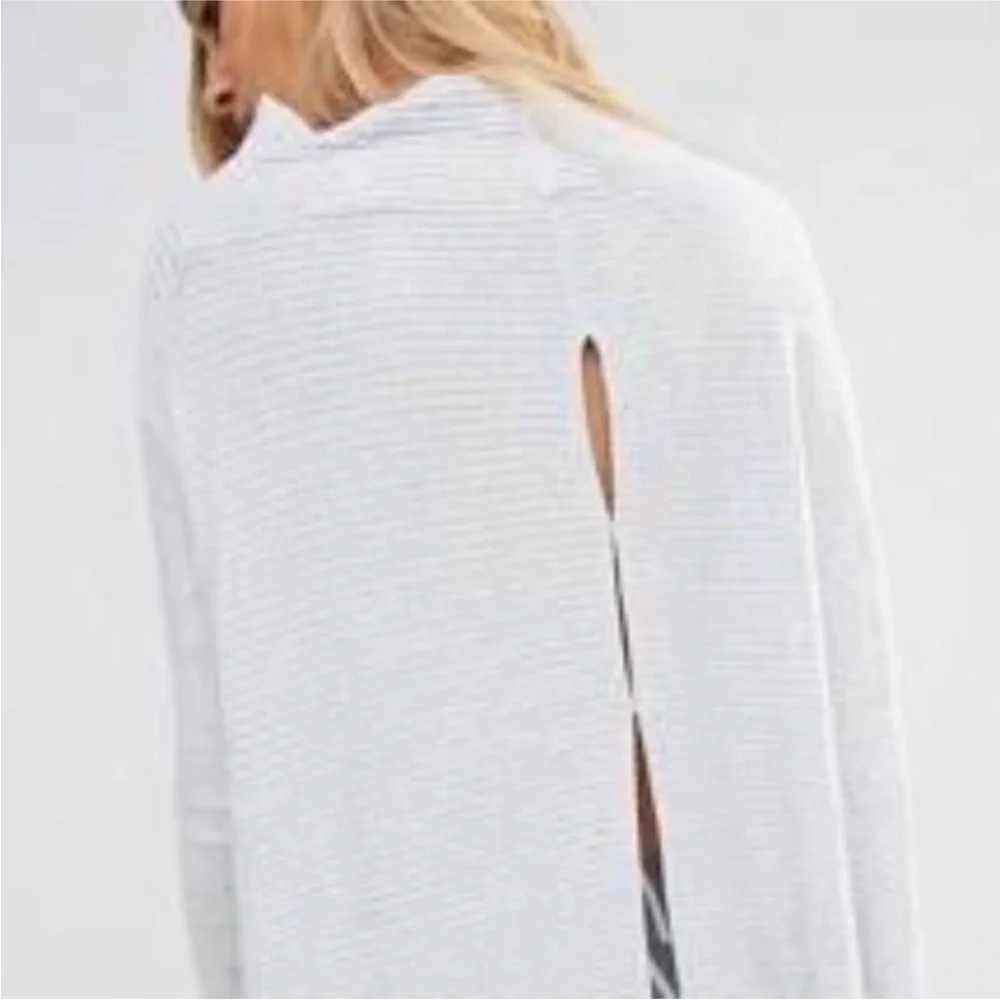 We The Free Split Back Long Sleeve Cowl Neck Ribbed Pullover Sweater Grey sz M - Picture 3 of 10